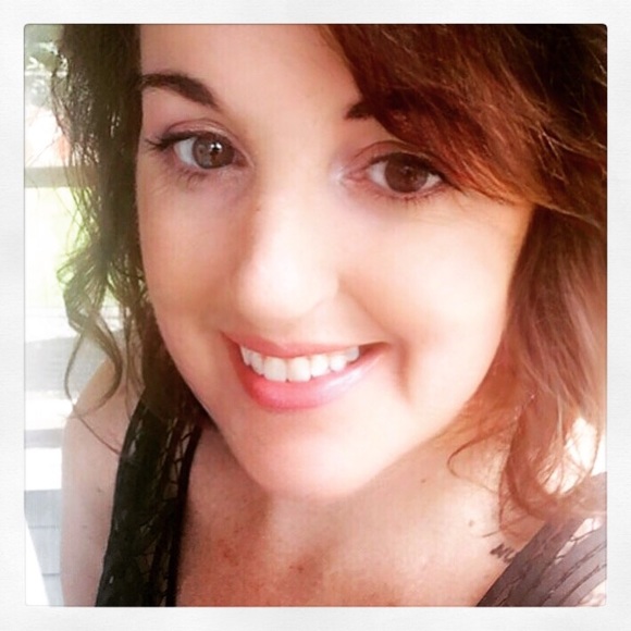 Meet your Posher, Bonnie - Picture 3 of 5